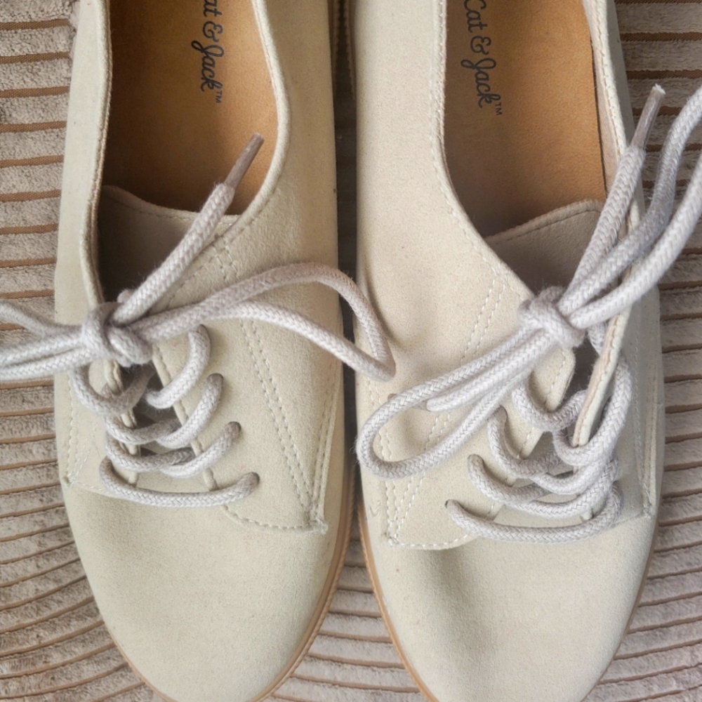 Girls shoe size 5